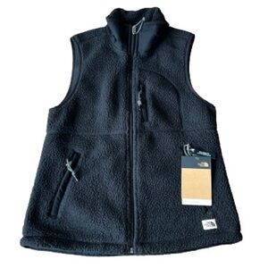 The North Face black cragmont vest NWT size XS